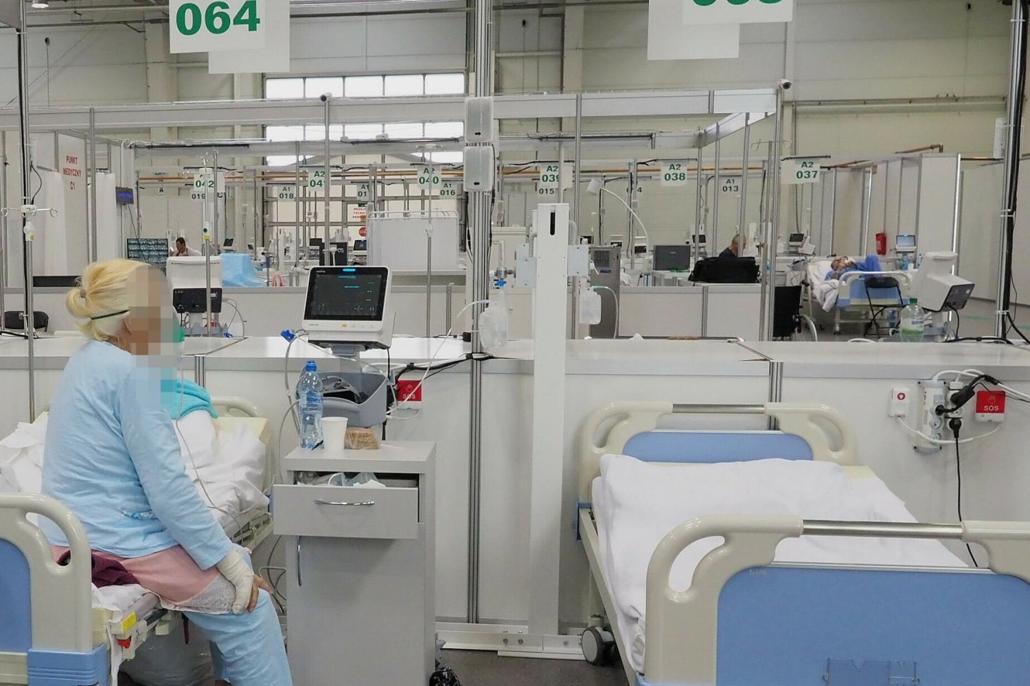 Adam Niedzielski podał nowe dane dot. pandemii. Cały czas jest wysoka liczba zgonów.