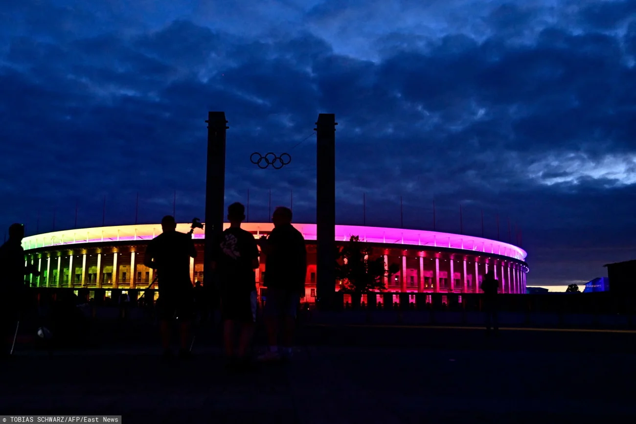 Olympiastadion w Berlinie tym razem w tęczowych barwach