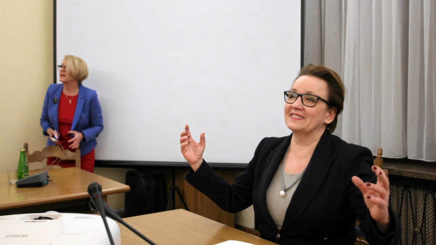 Dopuszczenie pod głosowanie wniosku o referendum szkolne to kolejna zagrywka ze strony PiS-u.