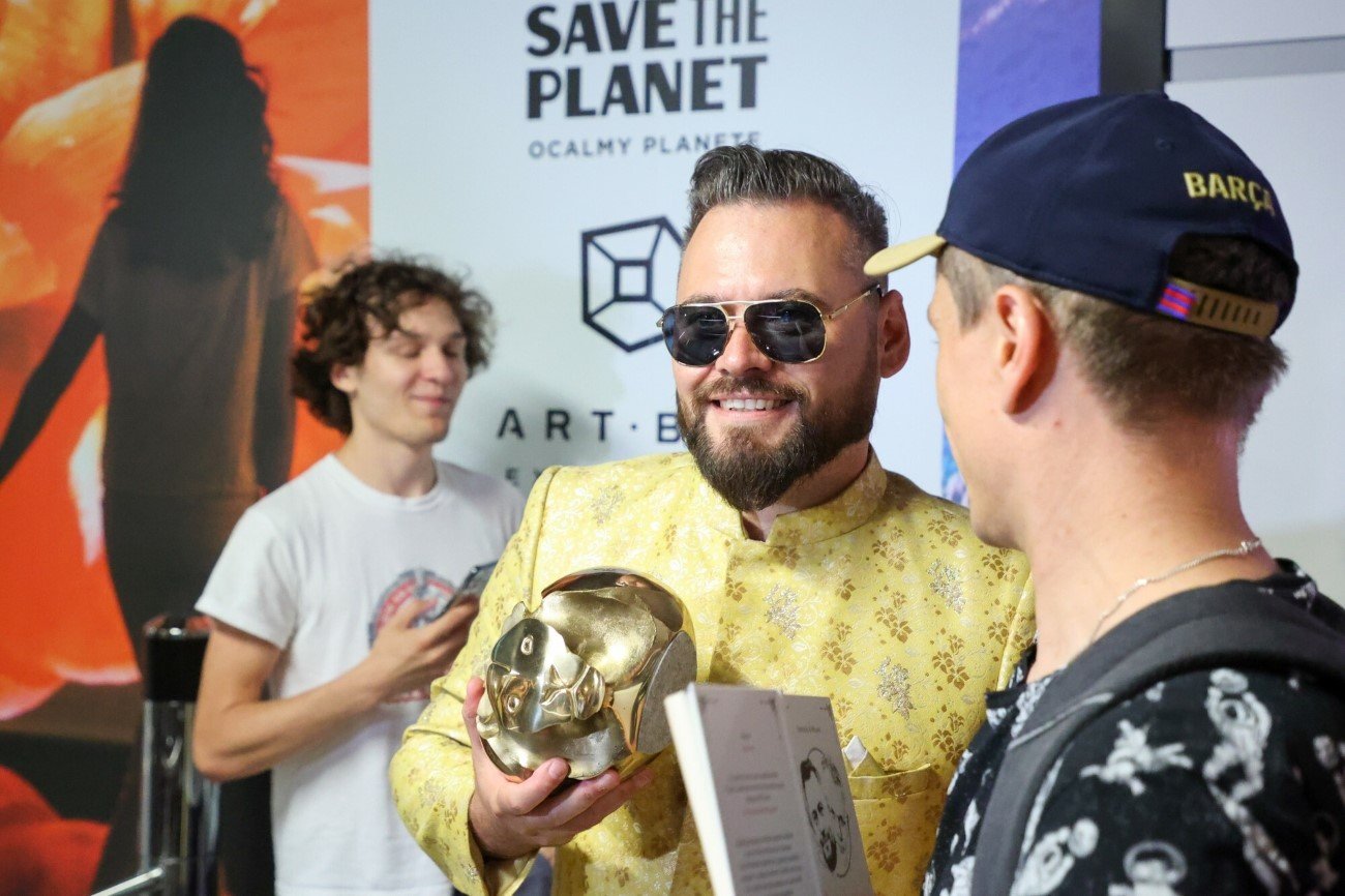 Krzysztof Stanowski w wersji Bollywood. Krzysztof Stanowski w wersji Bollywood.