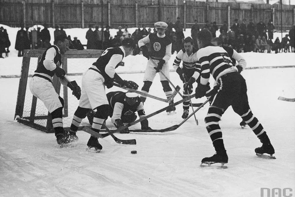 Mecz hokeja na lodzie Polska-Austria. Cortina d`Ampezzo 1928 rok