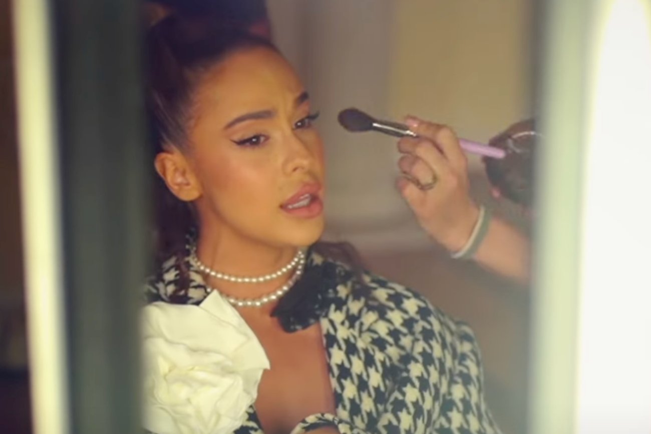 Blanka uczyła się śpiewać w Nowym Jorku. Występowała tam gdzie Lady Gaga