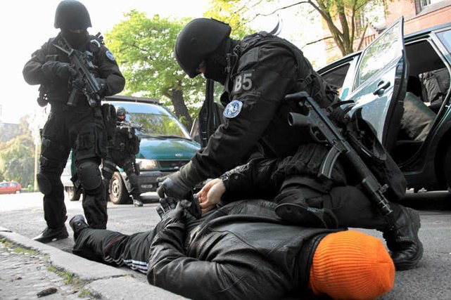 Błąd urzędczniki z prokuratury zapewni wolność gangsterowi.