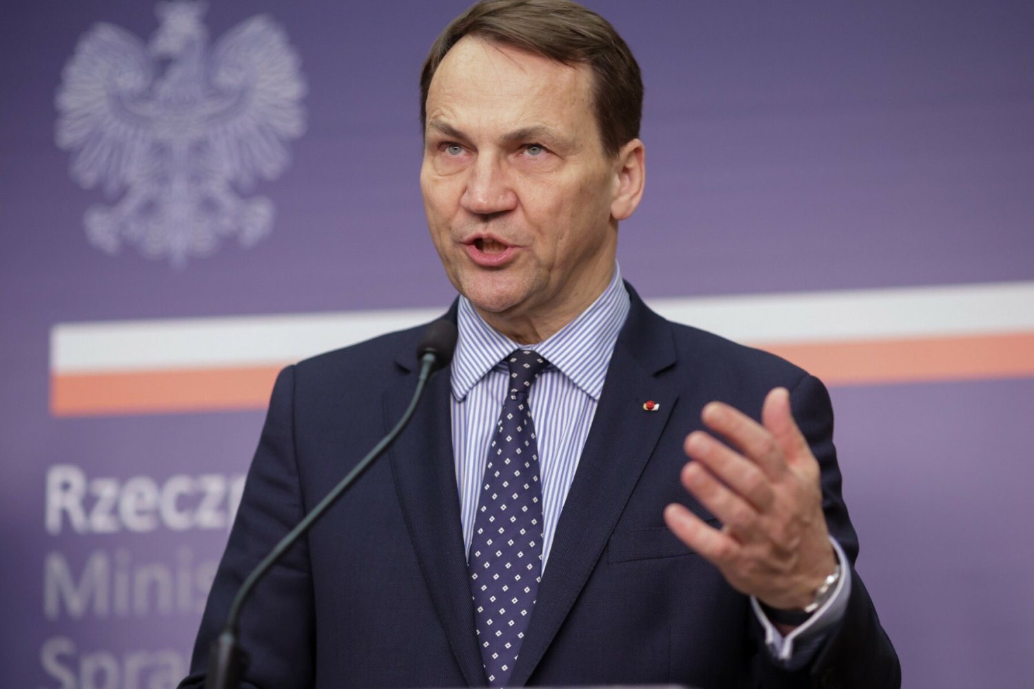 "Panie redaktorze, kłamie pan!". Spięcie Sikorskiego z red. Republiki.