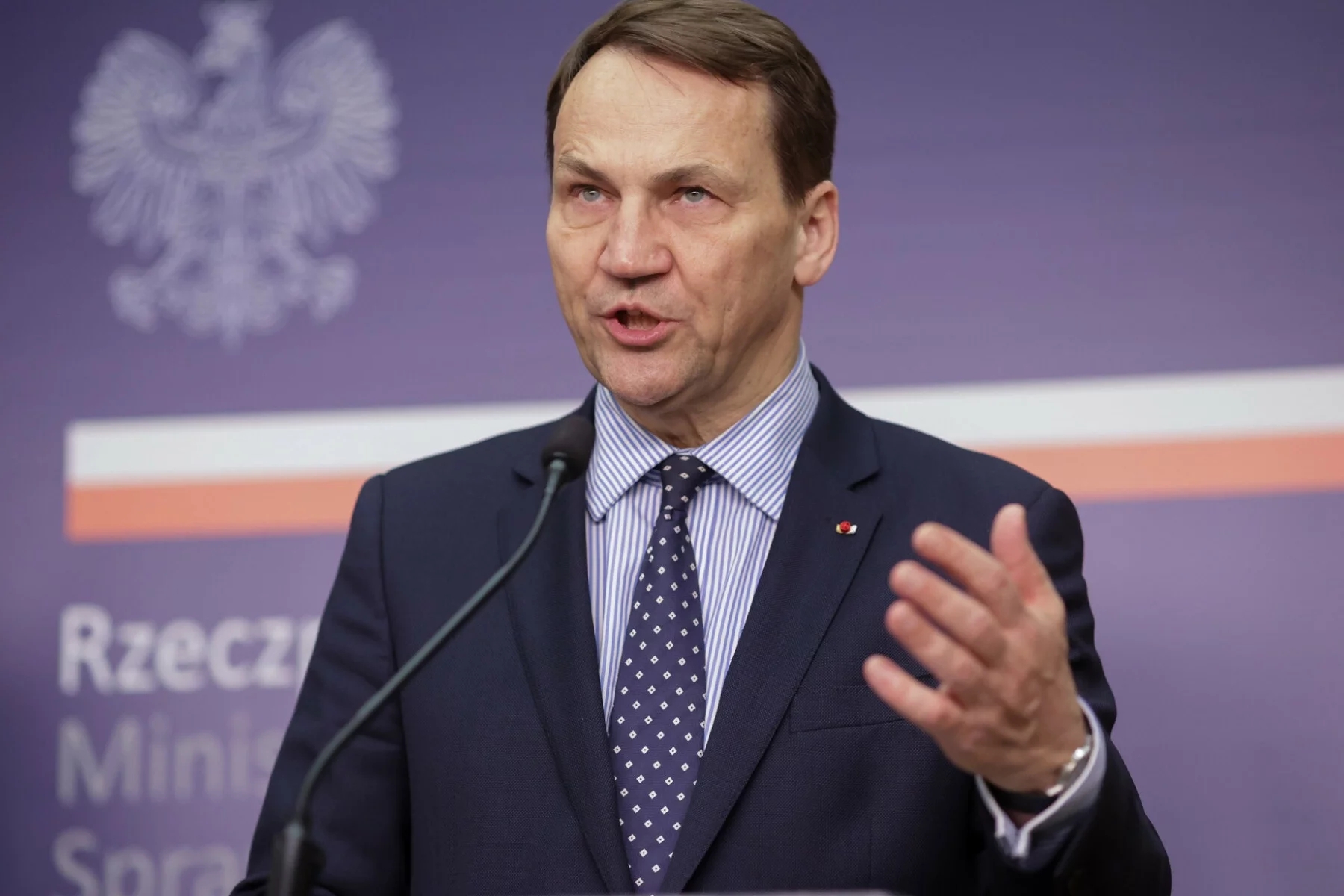 "Panie redaktorze, kłamie pan!". Spięcie Sikorskiego z red. Republiki.