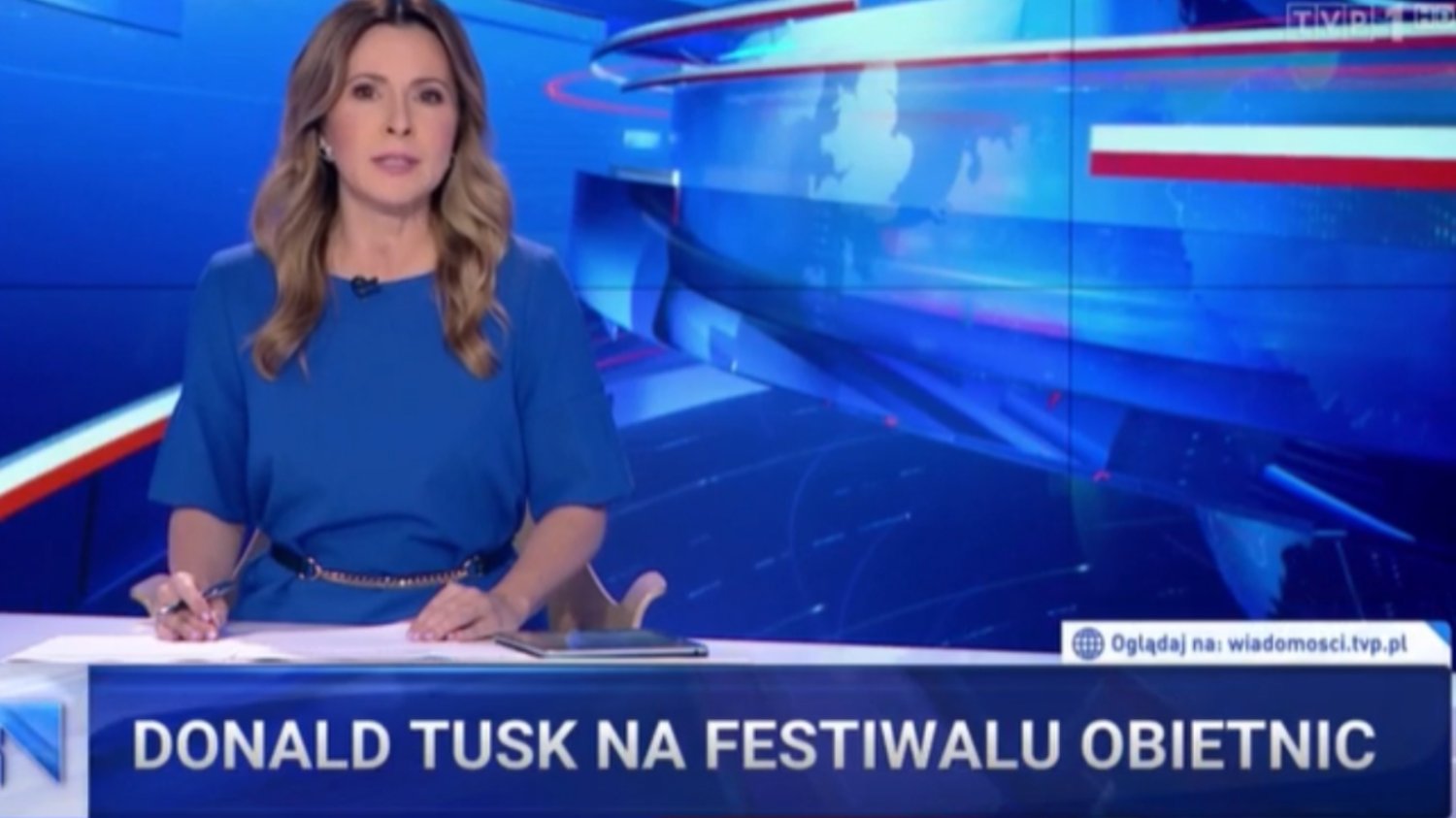 Jak wyglądały konwencje KO i PiS w "Wiadomościach"? TVP odleciało.