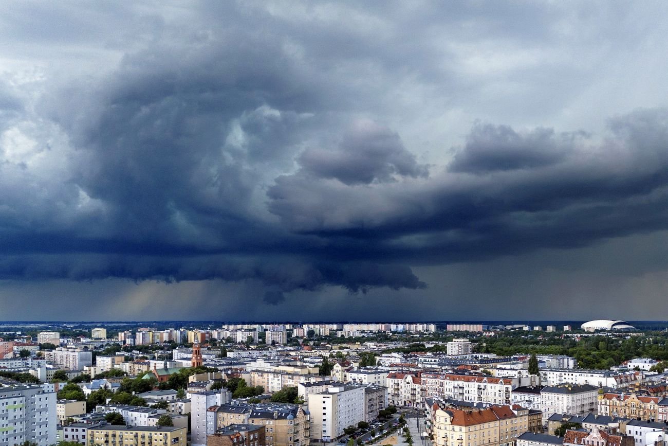 Dwa i pół wiadra wody na metr kwadratowy. Oto prognoza na środę