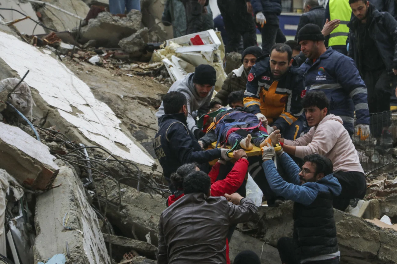 Reuters: w trzęsieniu ziemi w Turcji i Syrii zginęło już blisko 4500 osób