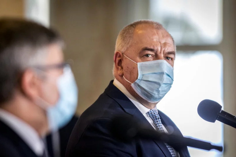Jacek Sasin trafił na kwarantannę.