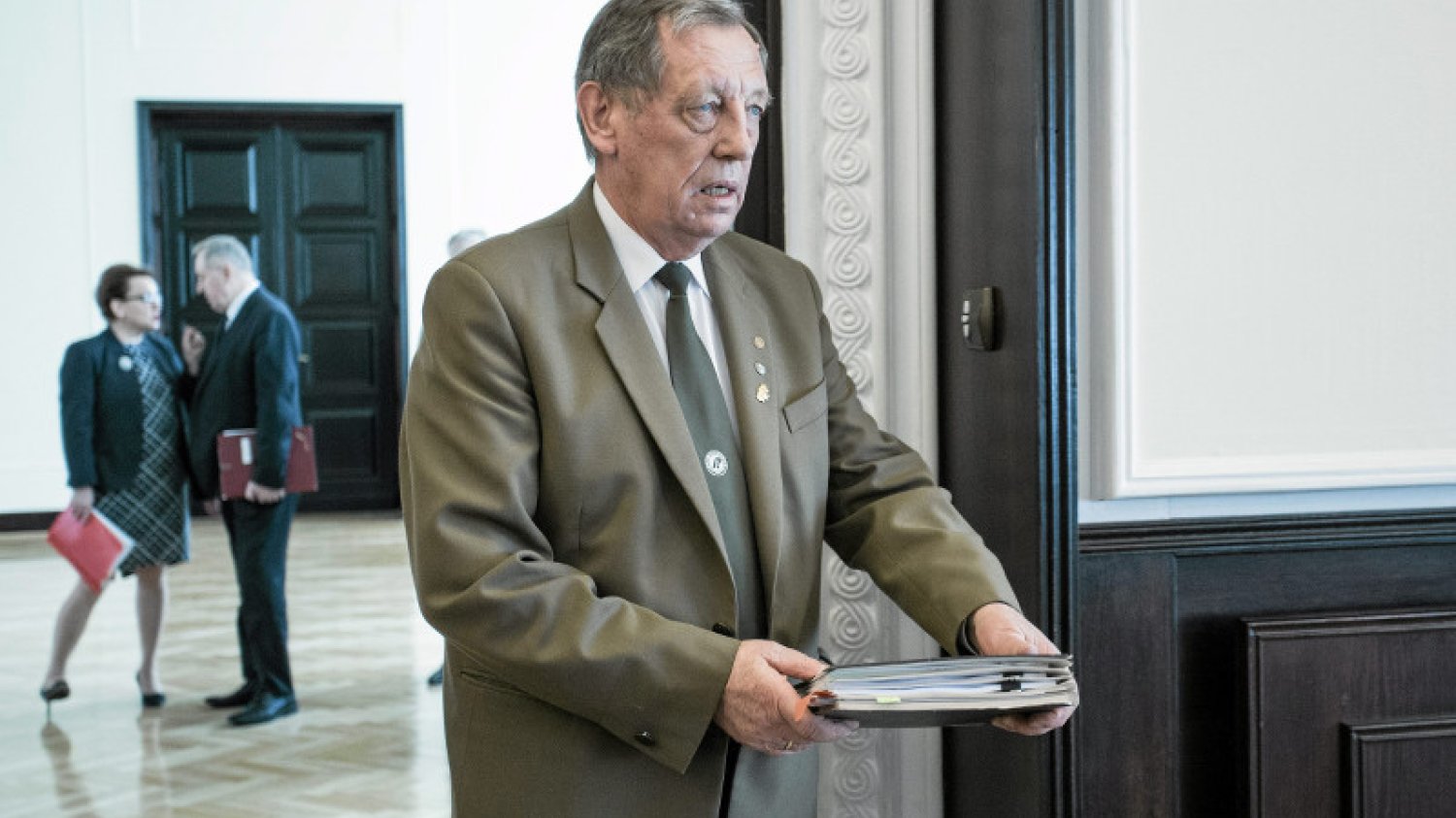 Jan Szyszko przyznał ponad 6 mln złotych dotacji na portal multimedialny puszcza.tv fundacji, na czele której stoi Grzegorz Tomaszewski - jeden z kuzynów Jarosława Kaczyńskiego.