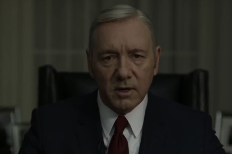 Najbardziej prawdopodobne, że na początku kolejnego sezonu, Frank Underwood będzie musiał zginąć.