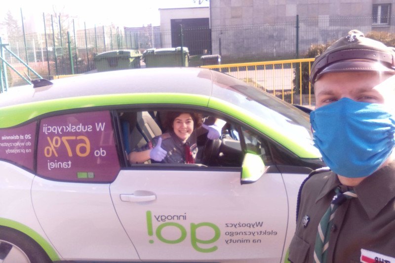 Innogy go i harcerze pomagają potrzebującym.