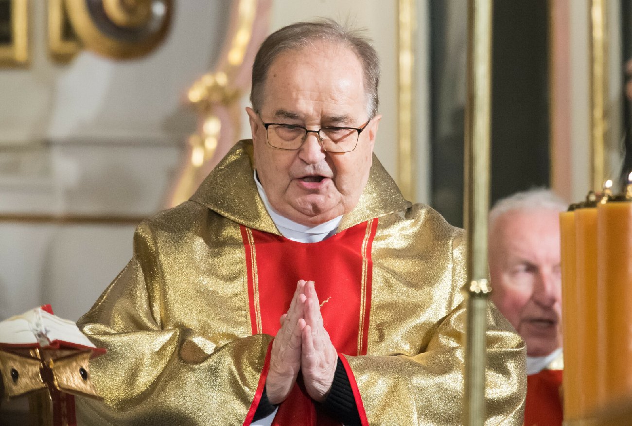 Tadeusz Rydzyk wściekły na rząd Tuska. Grzmi o "komunistach" i broni TVP.