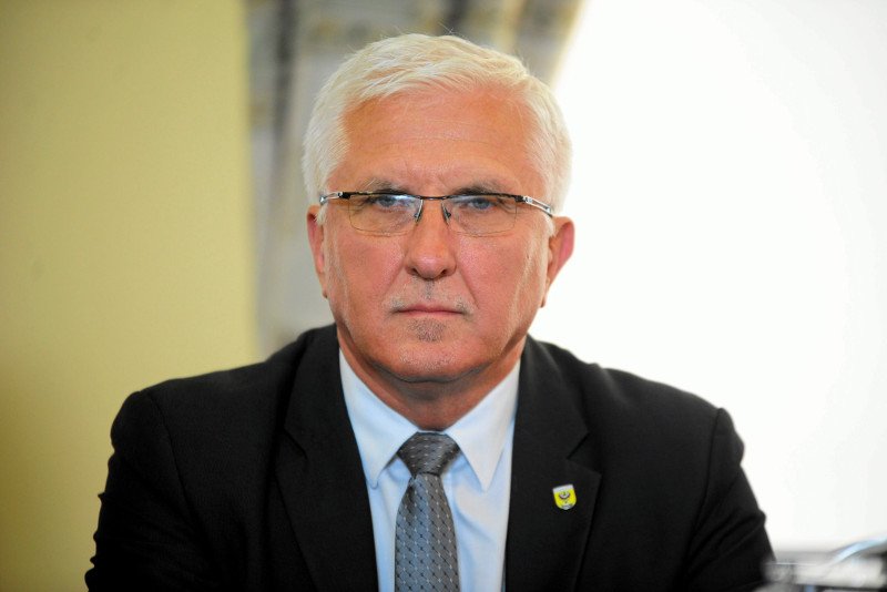 Wadim Tyszkiewicz oburza się na ministra Szałamachę.