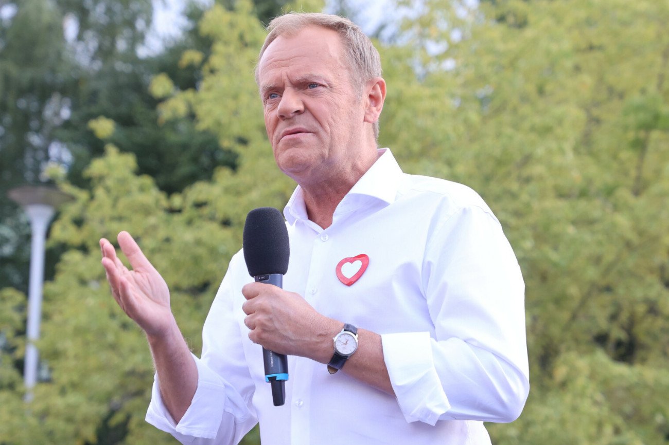 Tusk wezwał Kaczyńskiego do debaty. Nawiązał do straszenia grzybiarzy