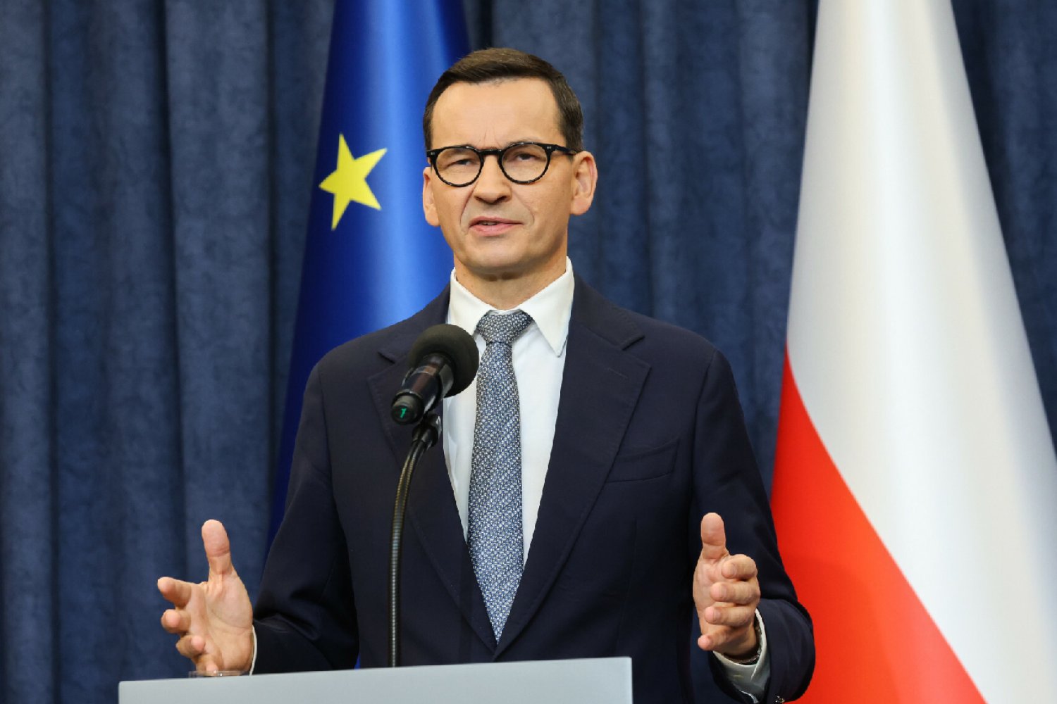 Zatrzymanie piłkarzy Legii. Morawiecki reaguje: Poleciłem pilne działania.