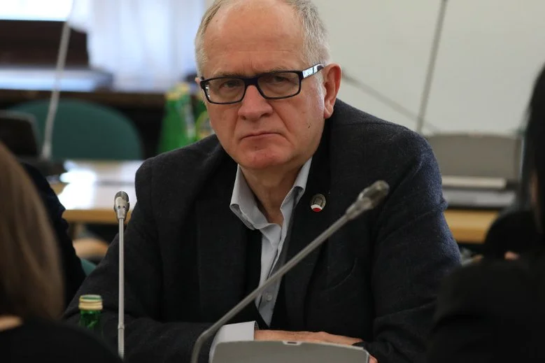 Poseł PiS Krzysztof Czabański zawiadomił prokuraturę, ponieważ uważa, że został pomówiony przez posłów Platformy Obywatelskiej, którzy zorganizowali akcję "konwój wstydu".