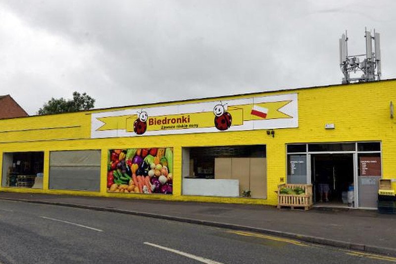 Wyjechał do Wielkiej Brytanii i założył własną Biedronkę. Hasło Polak potrafi zawsze aktualne