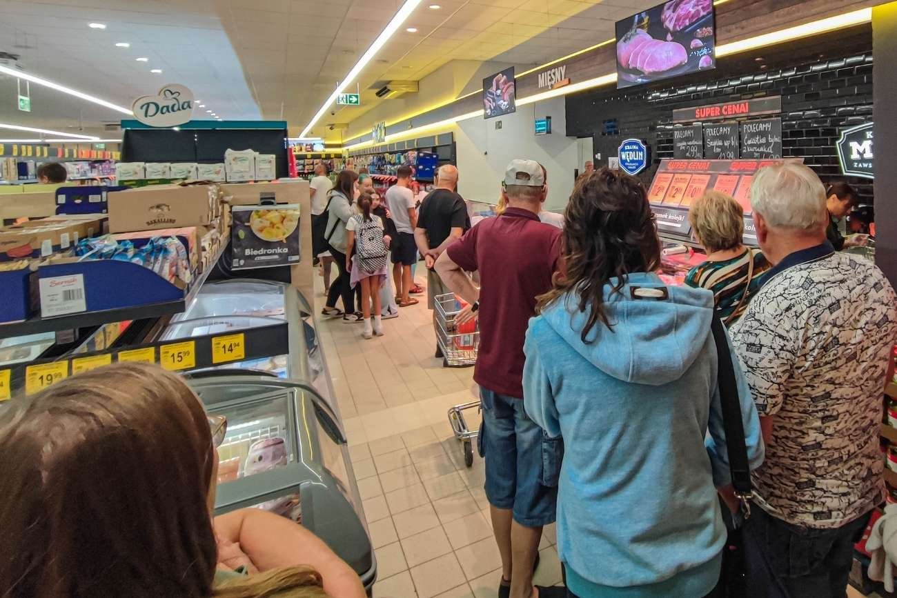 Polacy ustawią się w kolejkach po tanią chemię. Dyskont kusi promocją 1+1