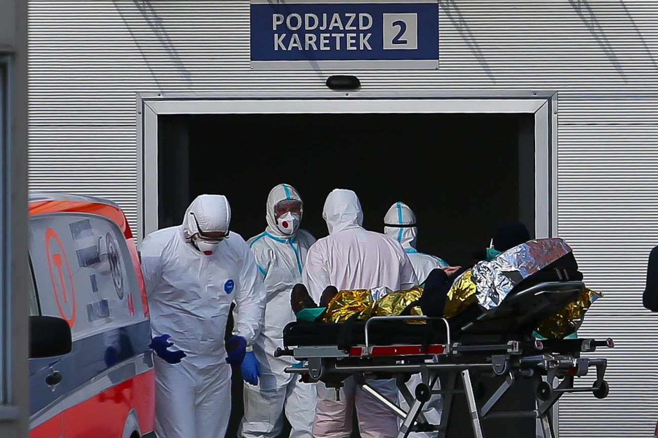 Ile zakażeń koronawirusem 6 października? Nowy raport MZ o COVID-19.