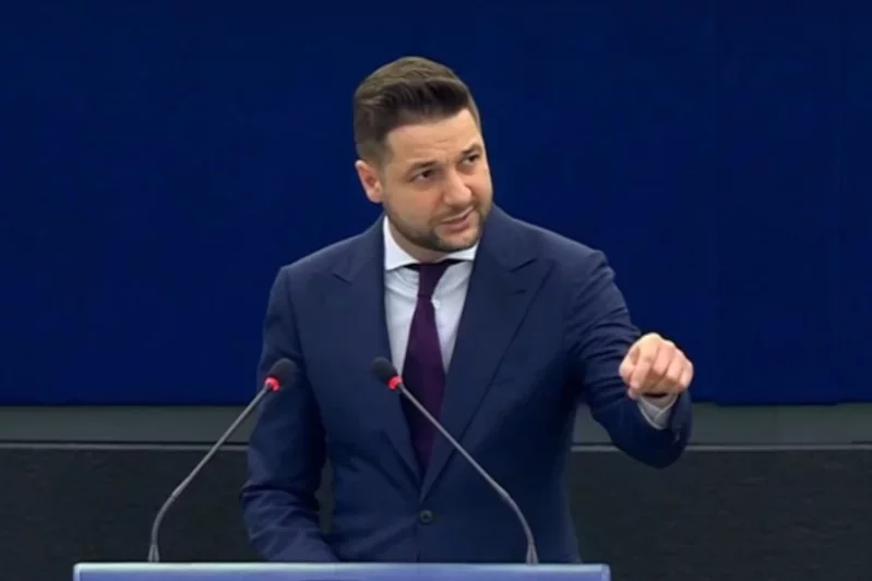 Patryk Jaki uderzył na forum Parlamentu Europejskiego w Unię Europejską za brak pieniędzy na pomoc uchodźcom.
