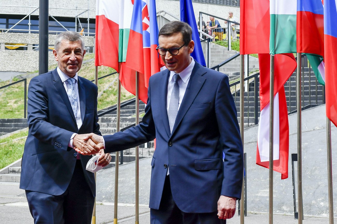 Szczyt Szefów Rządów Państw Grupy Wyszehradzkiej w Katowicach (30.06.2021). Na zdjęciu od lewej: premier Czech Andrej Babiš i premier Polski Mateusz Morawiecki.