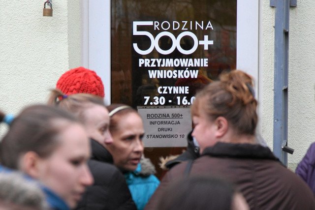 Z Rodziny 500+ korzystają tysiące Polaków.