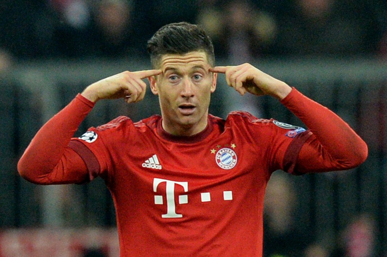 Robert Lewandowski był tematem numer jeden w wielu zakątkach świata. Transfer Polaka komentują też politycy.