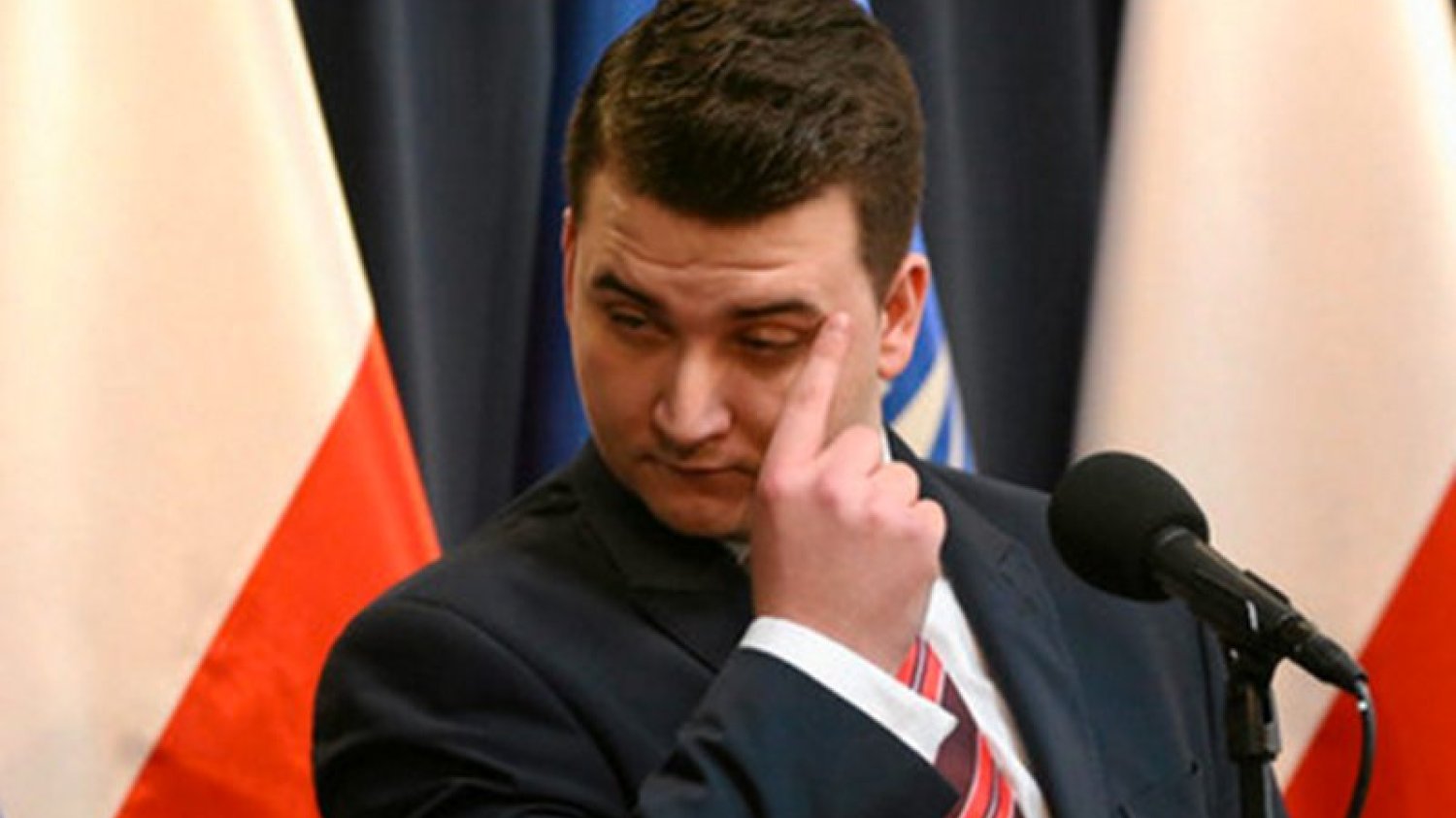 Bartłomiej Misiewicz dziś rano został zawieszony w PiS, a popołudniu okazało się, że nie pracuje już w PGZ.