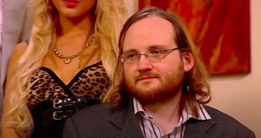 Jeden z uczestników pierwszego sezonu australijskiej edycji programu "Beauty and the Geek"
