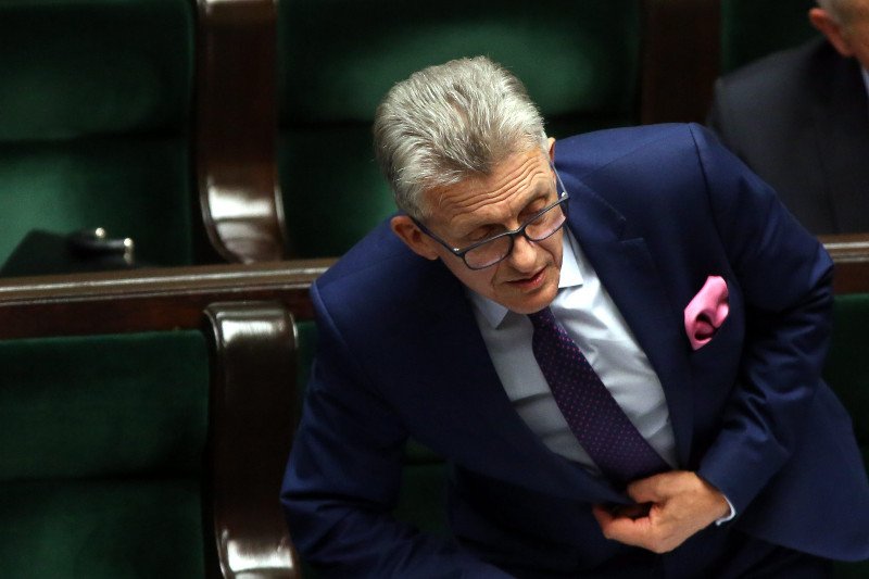 Jest dowód, że poseł Piotrowicz kręci. Nie zgadzają się daty, o których mówił były PRL-owski prokurator