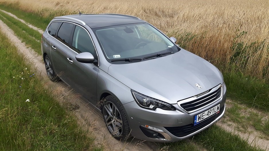 Nigdy nie prowadziłem nowego auta, dlatego po raz pierwszy postanowiłem spróbować. Test laika – Peugeot 308