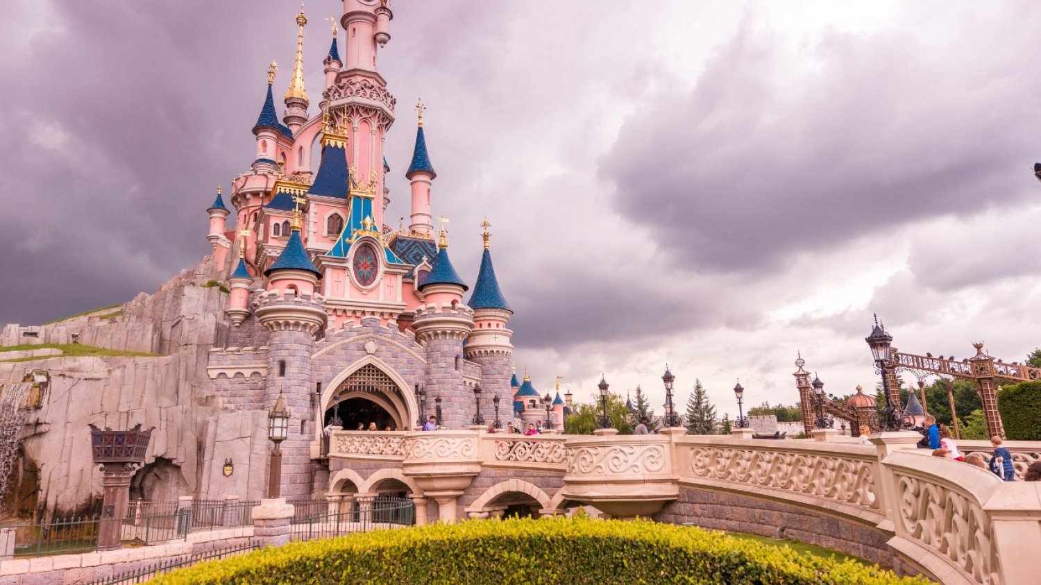 W Disneylandzie odbywał się ślub z 9-latką.