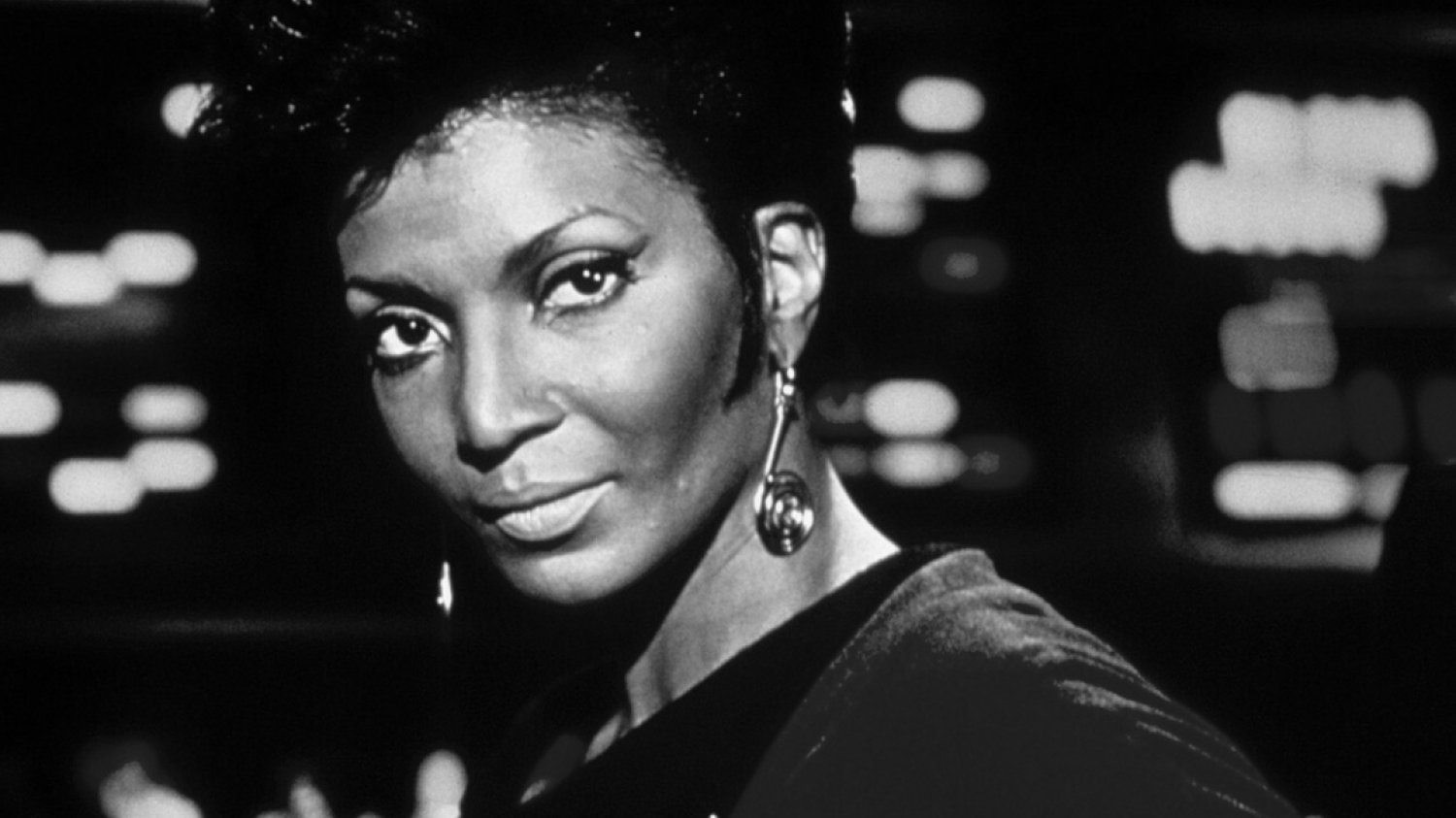 Nichelle Nichols z serialu "Star Trek" zmarła w wieku 89 lat. Nichelle Nichols z serialu "Star Trek" zmarła w wieku 89 lat.
