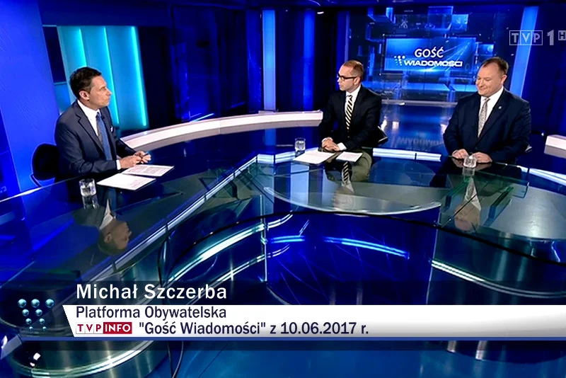 Sprawa tej wizyty w studiu TVP ciągnie się od soboty.