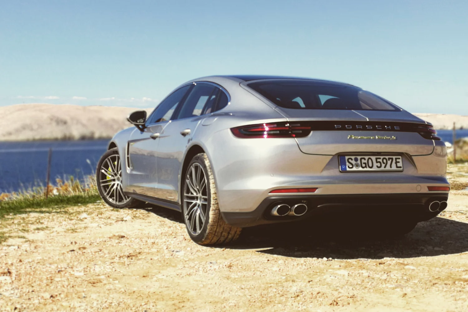 Porsche Panamera Turbo S E-Hybrid. Mocniejszej Panamery nie znajdziecie.