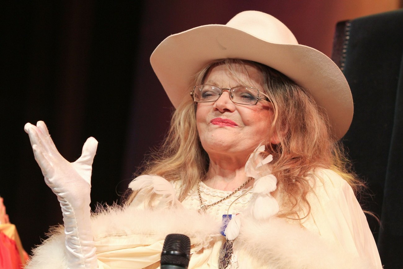 Kto zagra Violettę Villas w filmie "Violetta i dzięcioł"? Kto zagra Violettę Villas w filmie "Violetta i dzięcioł"?