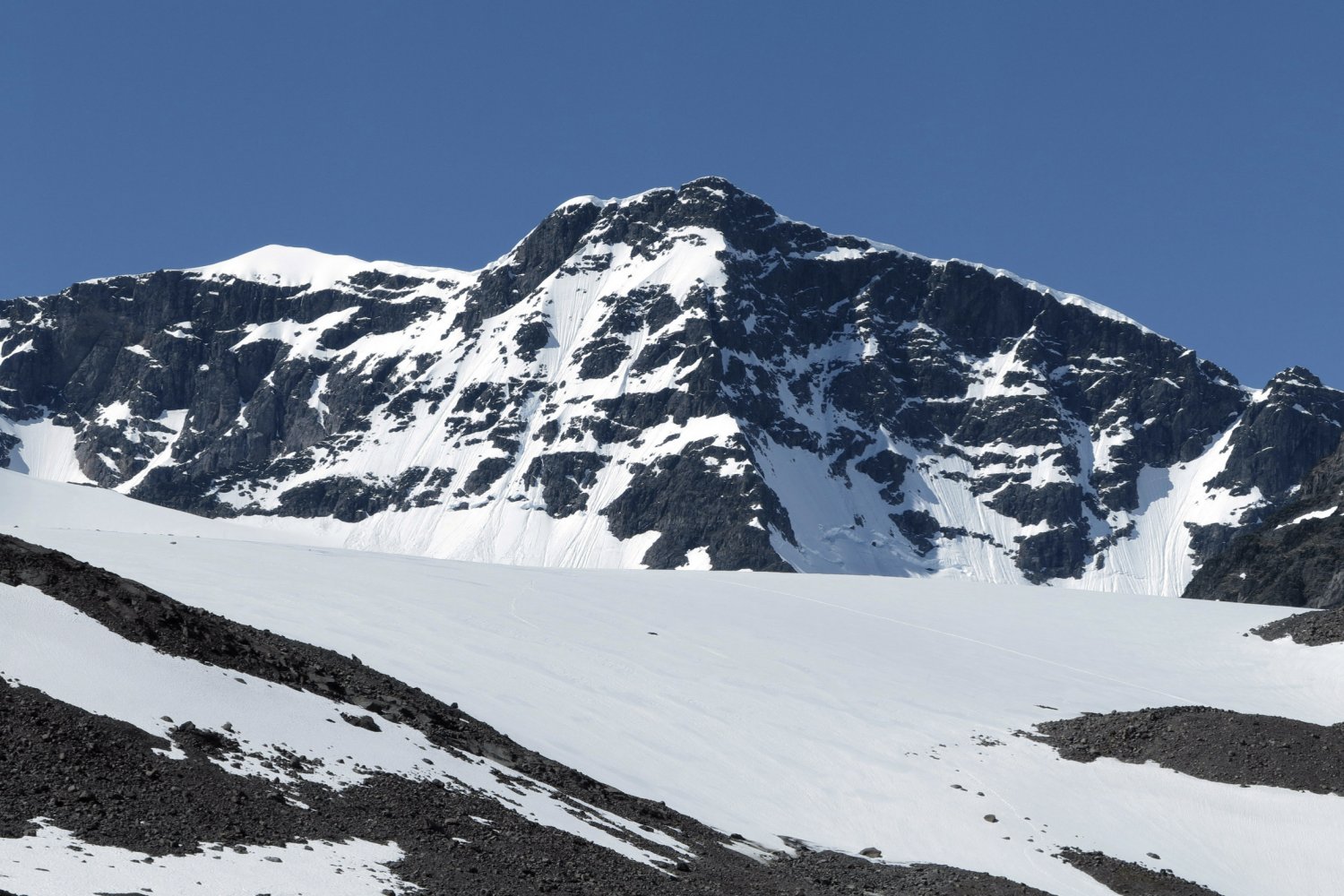 Lodowiec Kebnekaise topnieje. W ubiegłym roku "zmniejszył się" aż o 2 metry.
