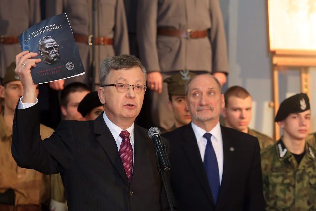 Wojciech Fałkowski groził reporterowi TVN użyciem komandosów jeśli dziennikarz się  nie odczepi.