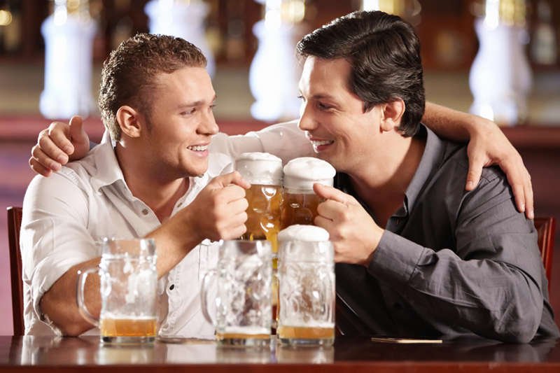 Gejowski klub w małym lub średnim mieście w Polsce? Ciężko znaleźć.