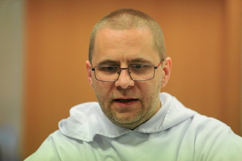 Ojciec Paweł Gużyński w "Kropce nad i" skrytykował biskupów i kościelny system.