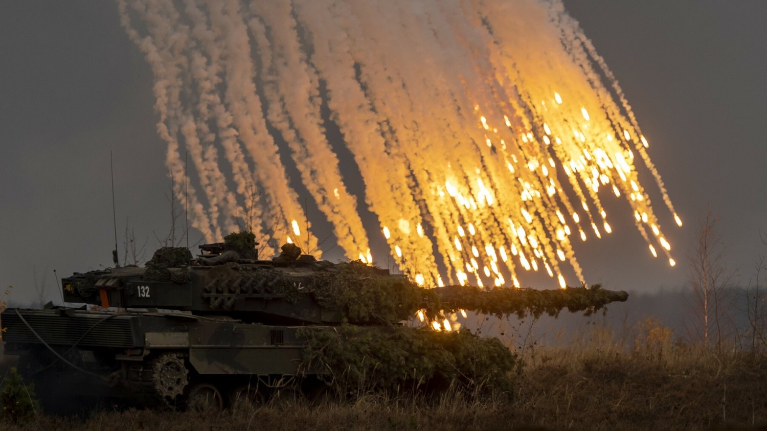 Niemiecki czołg Leopard 2A6 bierze udział w ćwiczeniach wojskowych NATO "Iron Wolf 2022-II"