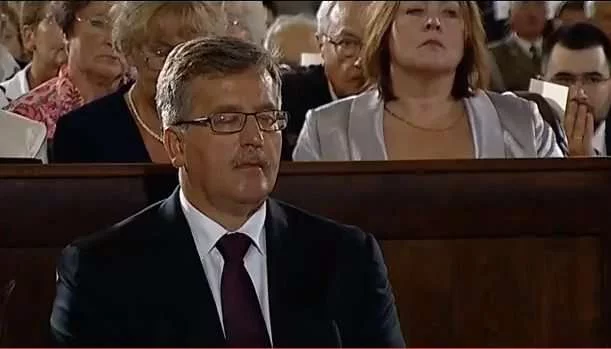 M.in. takie zdjęcia mają być dowodem na chorobę prezydenta Komorowskiego