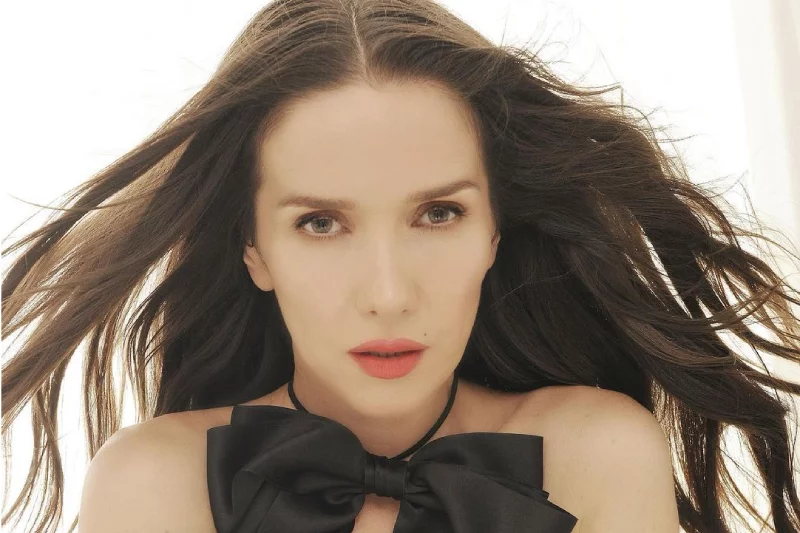 Natalia Oreiro ze "Zbuntowanego anioła chwali się sesją topless w 44. urodziny
