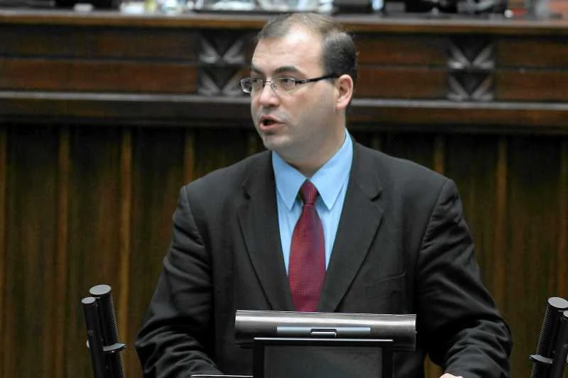 Poseł PiS Andrzej Jaworski przekonuje, że kabaretów nie można traktować jak święte krowy.