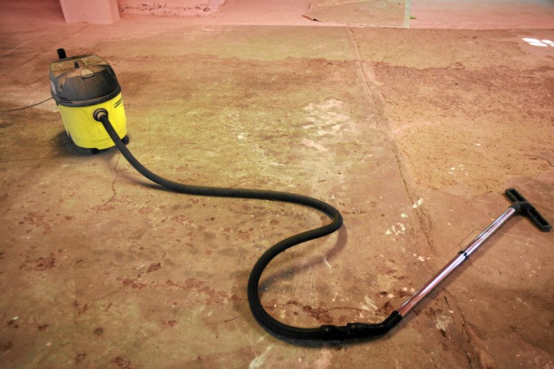 Jedna ze sprzątaczek poskarżyła się, że jej pracodawca za "dzierżawę" odkurzacza policzył sobie 500 zł