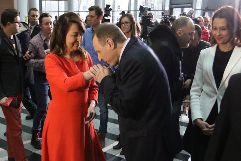 Jacek Kurski otwiera dziś szampana. Na konta TVP, z budżetu państwa wpłynie dodatkowych kilkaset milionów złotych.