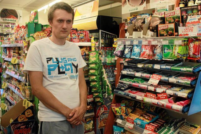 Łukasz Cubrzyński, współwłaściciel sklepu, opowiedział o działalności Roberta W. "Gazecie Wyborczej"