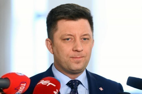 Michał Dworczyk przyznał na wtorkowej konferencji prasowej, że od wczoraj zgłosiło się ponad milion osób na szczepienia.