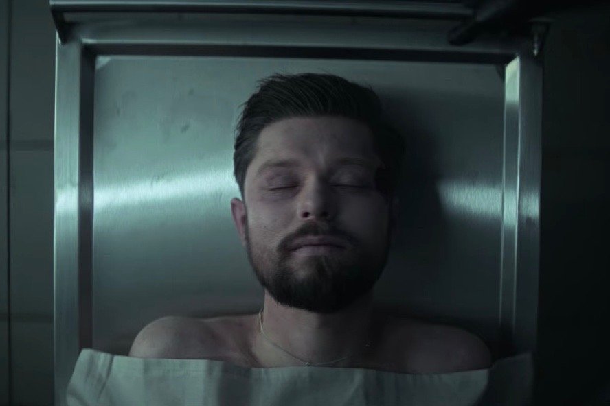 Remigiusz Mróz to autorem historii, którą teraz przeniesiono na ekran.